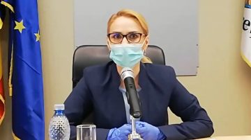 Primarul Firea: Vă implor, rămâneţi acasă! VIDEO