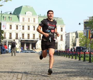 Un tânăr din Iaşi aleargă până la Vaslui şi înapoi, pentru copiii cu dizabilităţi