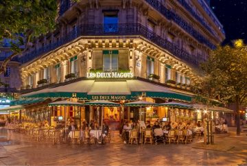 Se redeschid terasele la Paris