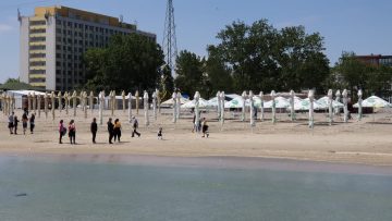 Se redeschid plajele și terasele