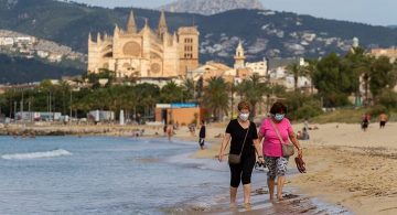 Turiști întâmpinați cu aplauze în insulele spaniole | AUDIO