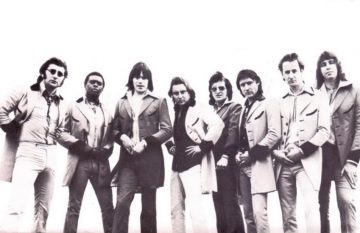 Showaddywaddy • Under the Moon Of Love