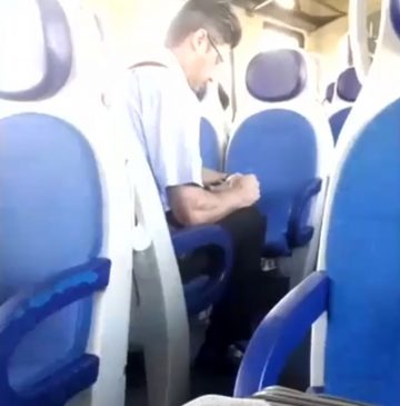 Controlor CFR, surprins fără mască: ”Cine a declarat pandemia în țara asta? E declarată cumva pandemia în țara asta și eu nu știu?” | VIDEO
