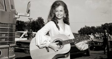Jeannie C Riley • Harper Valley PTA