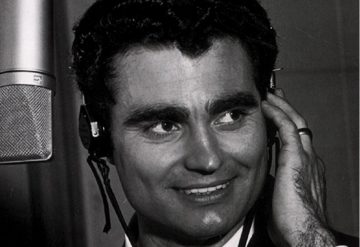 Leroy Van Dyke • Walk On By