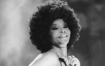 Elza Soares • Mulata Assanhada