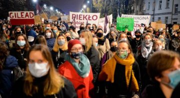 Polonia: Proteste în mai multe orașe, după interzicerea aproape în totalitate a avorturilor | VIDEO