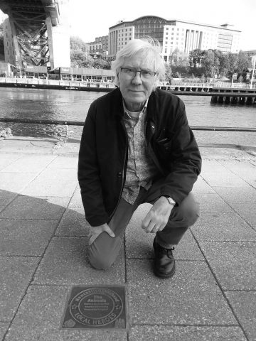 A murit chitarisul Hilton Valentine