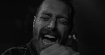 Jonathan Roy – Keeping Me Alive | Acoustic