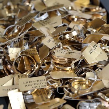 Bijuterii confiscate, scoase la licitație de Casa Artmark