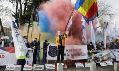 Ministrul Bode, despre protestul cu fumigene: O manifestare ce nu face cinste polițiștilor