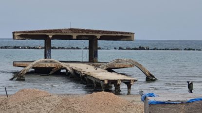 Pasarela Regală din Mamaia, lăsată în paragină. Nu a fost luată în calcul în proiectul de lărgire a plajelor | AUDIO