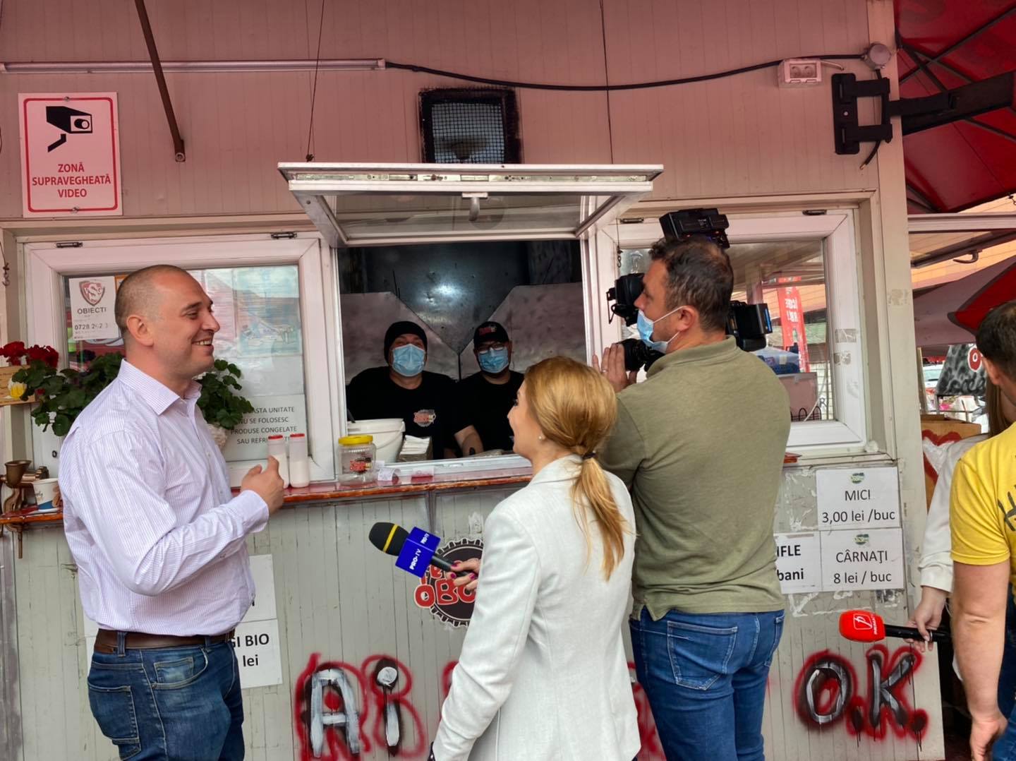 Vaccinare cu Pfizer, Johnson&Johnson și mici cu muștar în Piața Obor AUDIO Europa FM