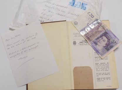 Scoţia: Carte de bucate împrumutată de la o bibliotecă, returnată după jumătate de secol
