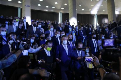 Doar PNL îi va prezenta președintelui Klaus Iohannis o propunere de premier la consultări | AUDIO
