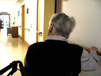 Ancheta la Câmpina: Un bătrân ar fi fost agresat într-un centru rezidenţial