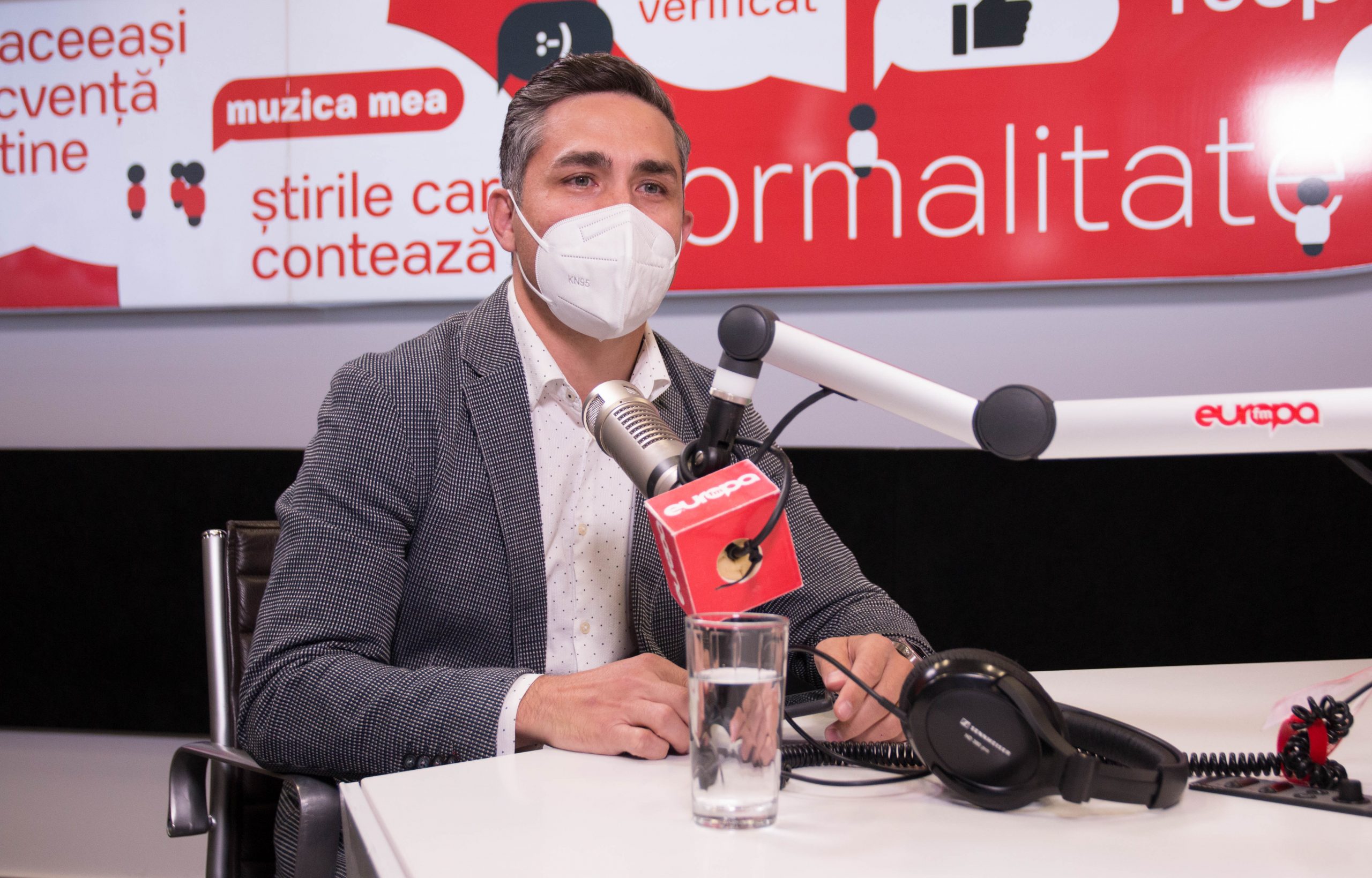 Piața Victoriei, cu Adriana Nedelea și medicul Valeriu