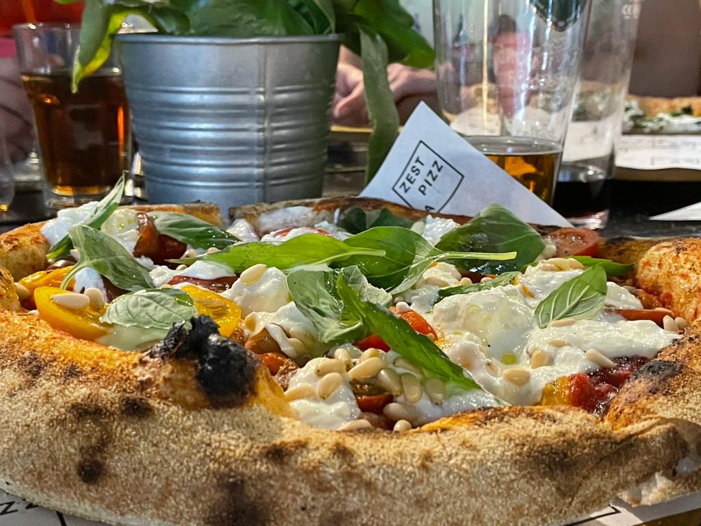 Piața Obor Crocant sau pufos? Cum preferați blatul de pizza? Europa FM