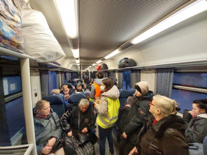 Guvernul a aprobat gratuități la transportul pentru ucrainenii care fug din calea invaziei ruse