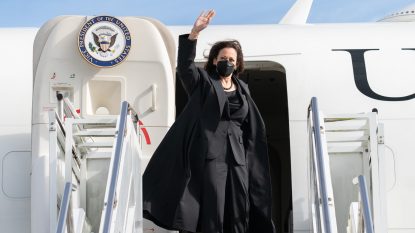 Kamala Harris, testată pozitiv la COVID-19