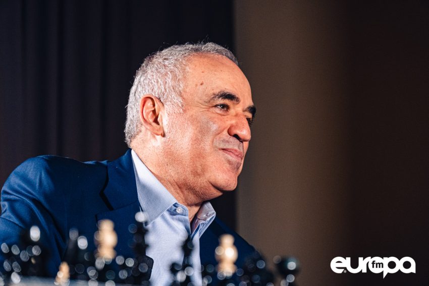 Garry Kasparov, la Europa FM