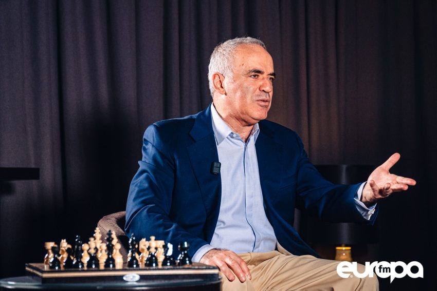 Garry Kasparov, la Europa FM