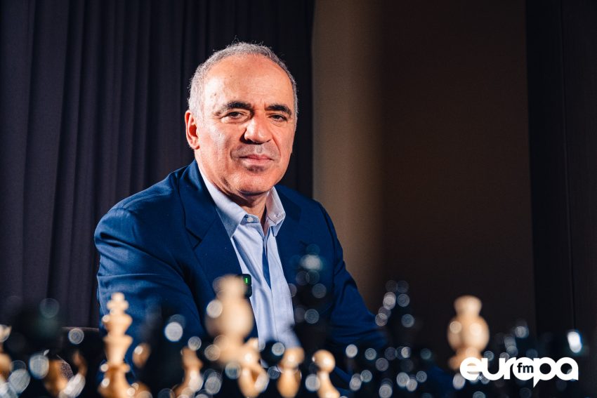 Garry Kasparov, la Europa FM