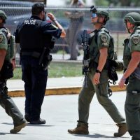 Polițiști la locul atacului de la școala din Uvalde, Texas