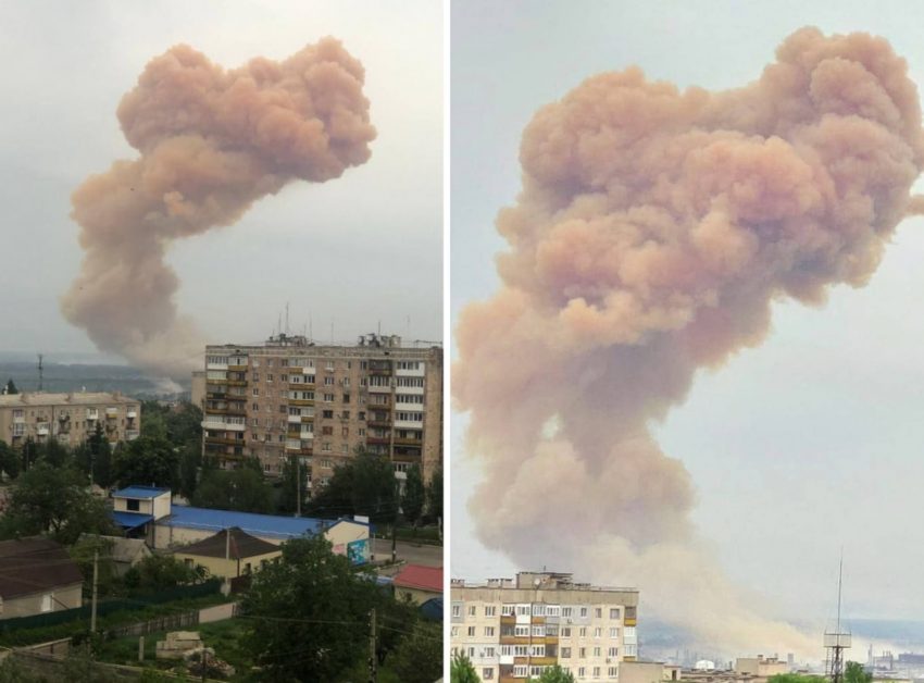 Nori de fum de la uzina chimică din Severodonetsk, tinta unui atac aerian rusesc