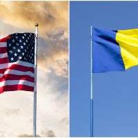 Colaj foto cu drapelul SUA și drapelul României
