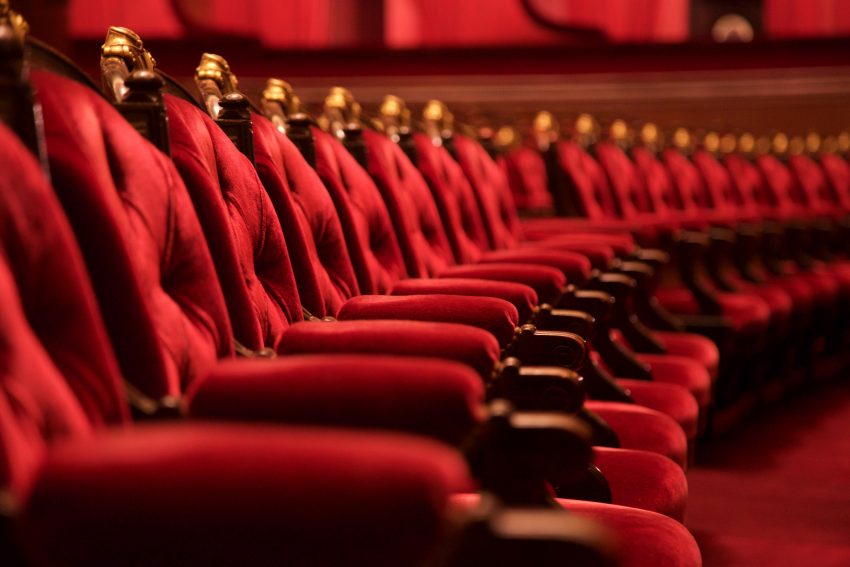 UNITER avertizează că teatrele de repertoriu riscă să fie desființate după reorganizarea Teatrului Municipal Focșani. Ioana Ginghină:  „Teatrul de proiect înseamnă și «pot să fur mai mult»” | AUDIO