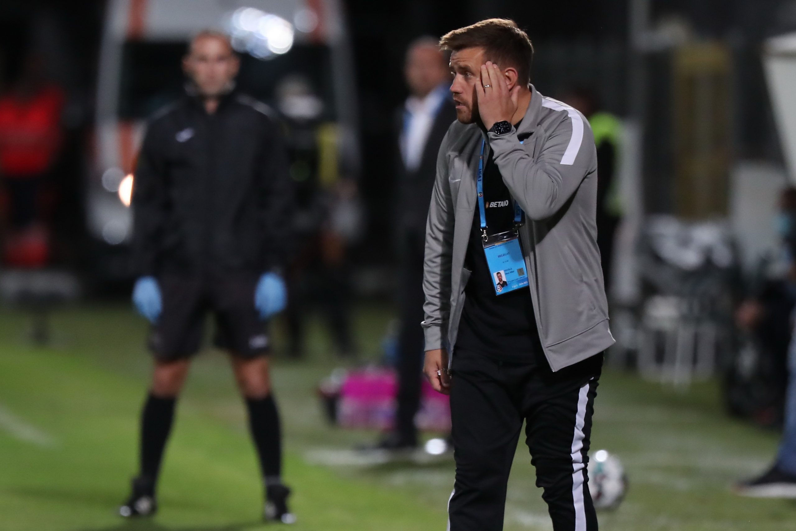 Mihai Pintilii a fost amendat și suspendat 3 etape. Este acuzat că