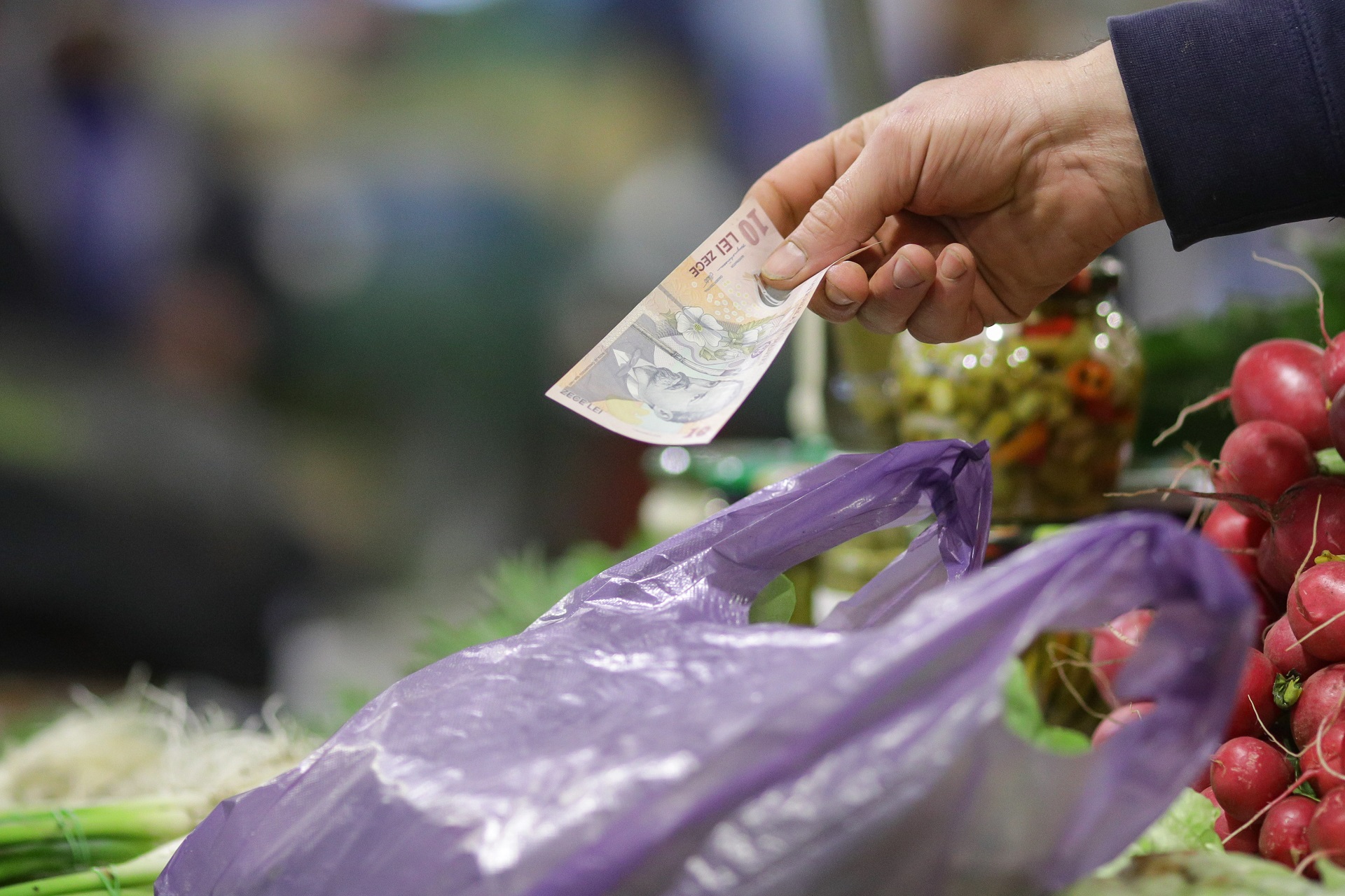 Urzicile, loboda și salata din Piața Obor au ajuns în Financial Times