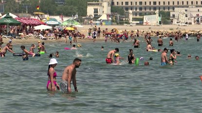 Cel mai aglomerat weekend pe litoral. Sunt cazați peste 100.000 de turiști. Cazarea e mai scumpă de la 1 iulie