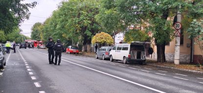 Arad: Poliția nu a găsit niciun dispozitiv suspect în casa sau mașina judecătoarei care a acuzat că pe mașina sa ar fi fost montat un dispozitiv suspect | VIDEO