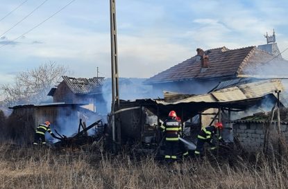 Incendiu la o gospodărie din Vâlcea.