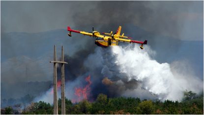 UE alocă 600 de milioane de euro pentru achiziționarea de avioane de stingere a incendiilor. Țările cărora le este destinat ajutorul | AUDIO
