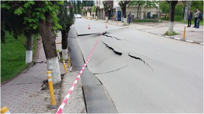 Porțiune de stradă surpată în Slănic Prahova. 20 de persoane, evacuate din proximitatea zonei | AUDIO | GALERIE FOTO