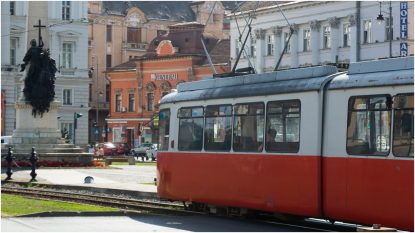 Arad: Două persoane, rănite după ce tramvaiul în care se aflau s-a ciocnit de un altul | AUDIO