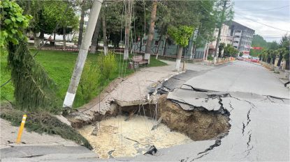 Prahova: Măsuri suplimentarea la Slănic pentru evacuarea localnicilor din zona craterului format pe strada 23 august. DSU: Evacuarea populației se va realiza în cel mai scurt timp | AUDIO | VIDEO
