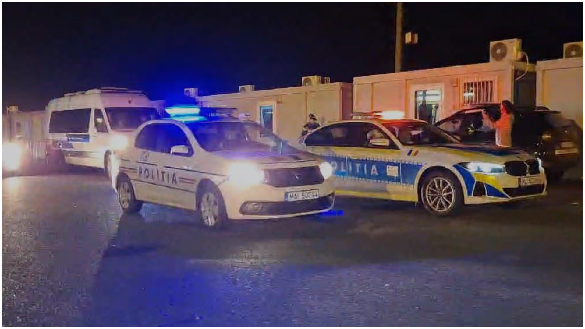 Teleorman. O tânără de 25 de ani a fost înjunghiată de soțul ei în plină stradă în fața copilulului lor de 3 ani. Bărbatul a fost acuzat că a răpit-o și violat-o, dar a fost lăsat în libertate | AUDIO