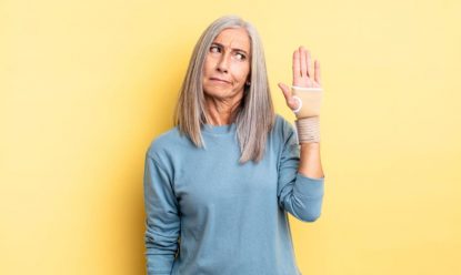 Mituri și adevăruri despre înlocuirea articulațiilor – ce trebuie să știi cu adevărat (P)