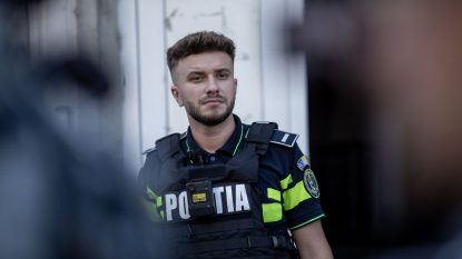 T&acirc;n&#259;rul care a lovit cu pumnii un livrator asiatic a fost arestat pentru 30 de zile. Poli&#539;ist: &bdquo;A spus doar c&#259; &icirc;i pare r&#259;u. Nu se a&#537;tepta s&#259; fie v&#259;zut de cineva&rdquo; | AUDIO