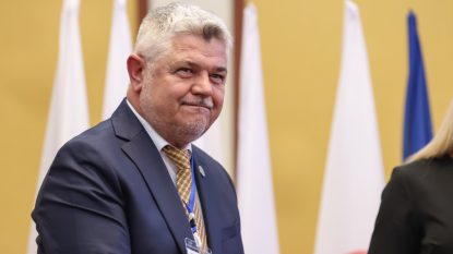 Apare un nou grup parlamentar format din foști membri ai SOS, POT și AUR. Se numește „Pace – Întâi România”