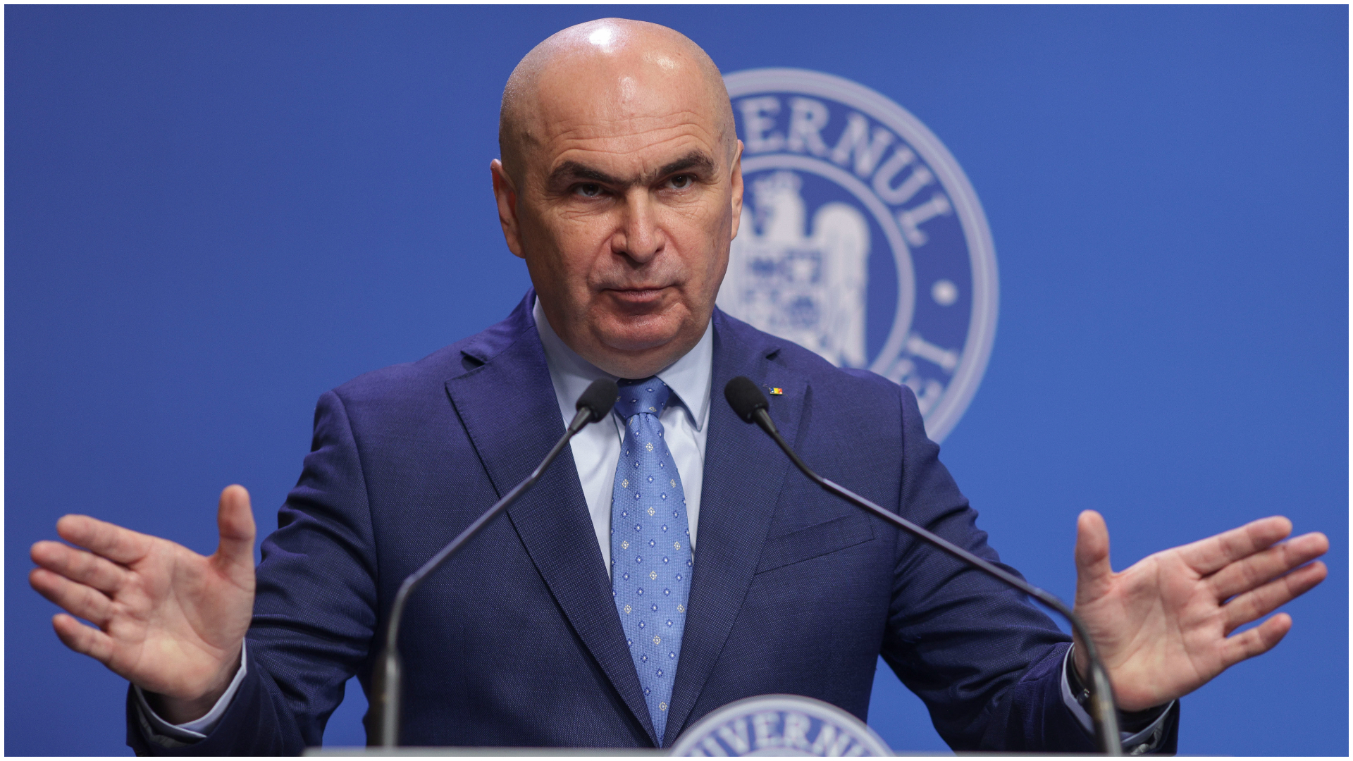 Premierul Ilie Bolojan: Absolvenții de Medicină care au beneficiat de pregătire la buget și de rezidențiat plătit de stat trebuie să profeseze cel puțin câțiva ani în România | AUDIO