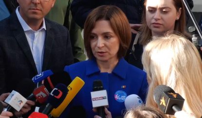 Președinta Maia Sandu a spus, după vot, că preşedintele Rusiei nu se mai schimbă de decenii, dar „ne dă nouă lecţii de democraţie”