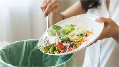 România ocupă locuri fruntașe în Europa la risipa alimentară. Aruncăm echivalentul unui camion de mâncare pe minut | AUDIO