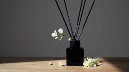 Compania Națională de Investiții a cheltuit peste 66.000 de euro pentru parfumarea sediul central cu uleiuri esențiale | AUDIO