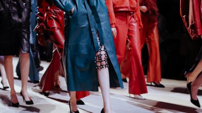 Comisia Europeană a amendat trei case de modă cu peste 157 de milioane de euro pentru practici anticoncurențiale în stabilirea prețurilor | AUDIO