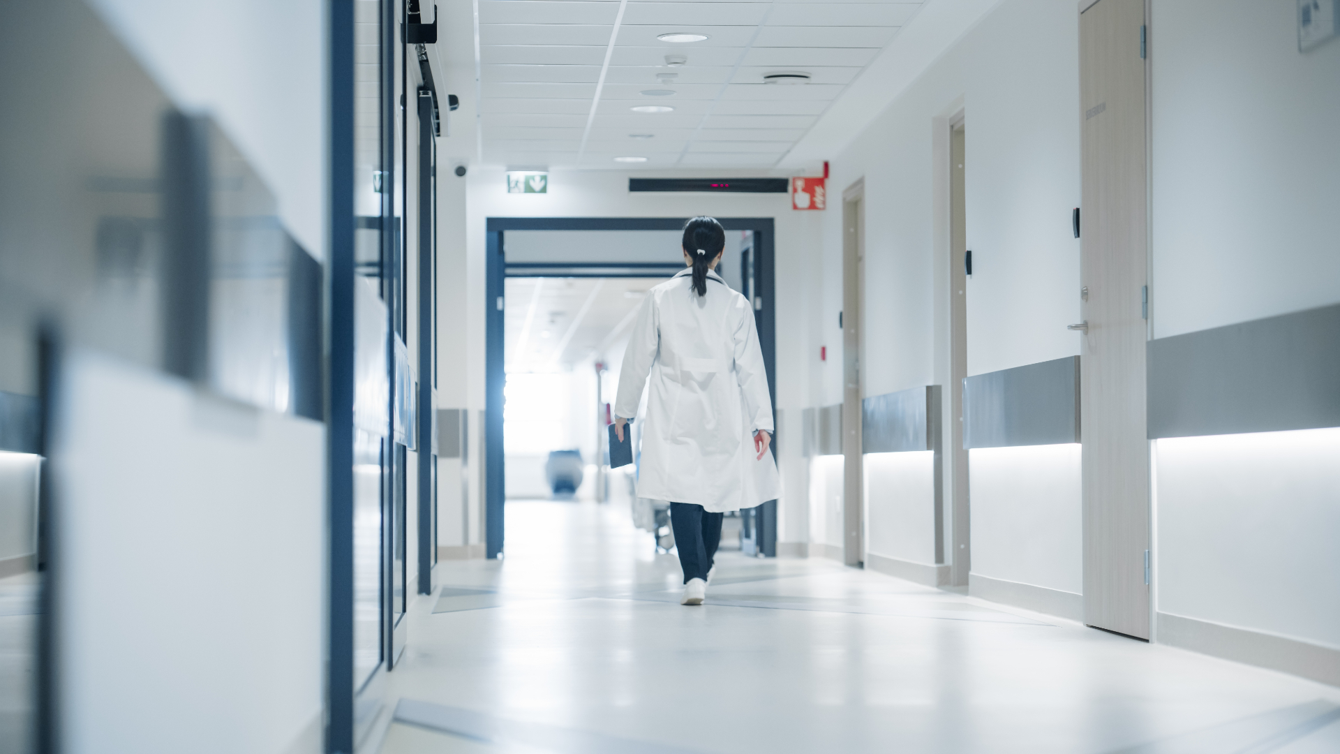 Mureș: Demisie în bloc la secțiile de psihiatrie ale Spitalului din Târnăveni. Personalul denunță „un abuz mediatic” după acuzațiile privind modul în care sunt tratați pacienții | AUDIO